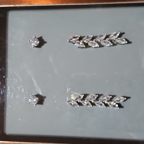 BELIEVE BY BRILLIANCE FINE SILVER PLATED CUBIC ZICONIA EARRINGS SIZE 7 R… - Picture 5 of 13